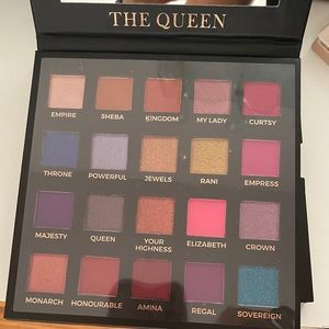 Eyeshadow palette